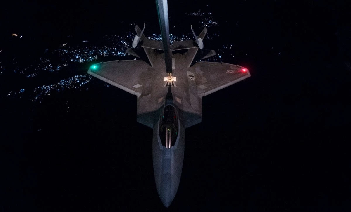 Θανατηφόρες εξελίξεις σε Συρία: Έκτακτη ενίσχυση του Ισραήλ με 22 μαχητικά F-22 Raptor – Συναγερμός λόγω των συριακών S-300